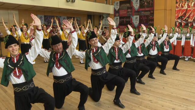 Снимка: Отличие за ансамбъл „Тракия“: Първо място от фестивала за народни танци в Истанбул