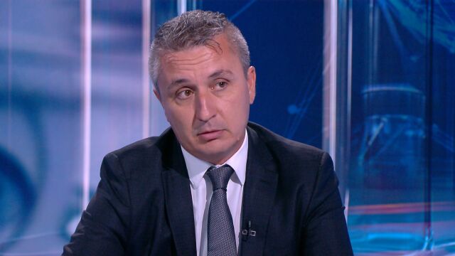 Александър Николов:  Скоро литър бензин може да надхвърли 2 евро, ако ескалацията в Персийския залив продължи