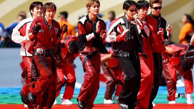 Снимка: BTS бойкотира наградите „Грами“