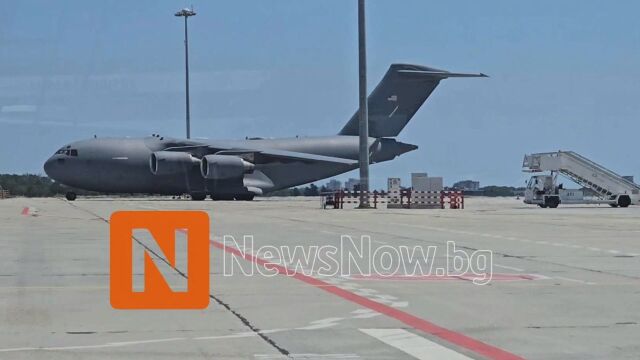 Американски военен самолет предизвика смут във Варна