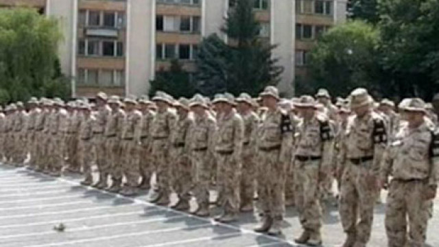 Снимка: Инспектират контингента ни в Босна и Херцеговина