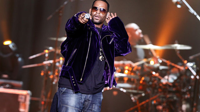 Снимка: Бившият мениджър на R. Kelly съди звездата за 1 млн. долара