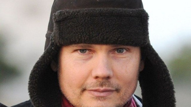 Снимка: Били Корган пише автобиография
