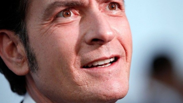 Снимка: Чарли Шийн вижда призраци