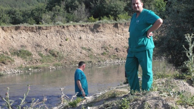 Снимка: Труп на жена изплува от Струма