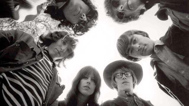 Снимка: Ексбарабанистът на Jefferson Airplane загина