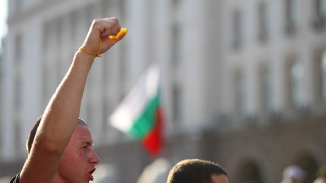 Снимка: Ако не се радикализира, мирният протест ще затихне без резултат