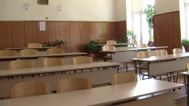 Снимка: Злоупотреби за стотици хиляди левове с „мъртвите души” в училищата