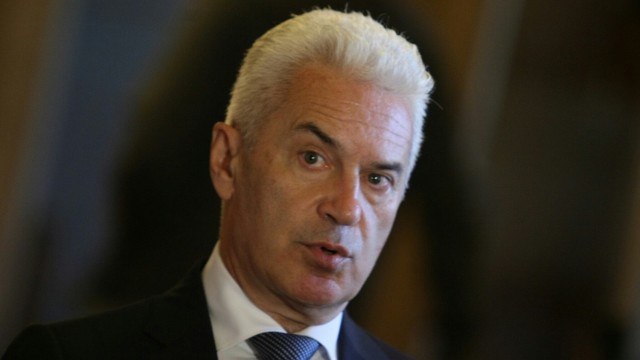 Снимка: Волен Сидеров: Съвсем сериозно предложих коалиция на Валери Симеонов
