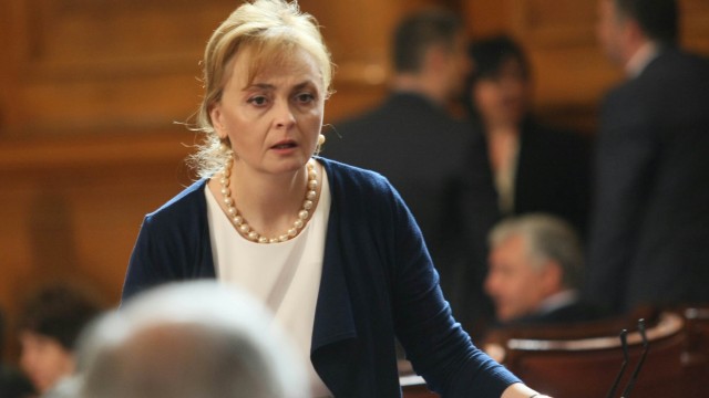 Снимка: Полина Карастоянова напусна групата на Патриотичния фронт