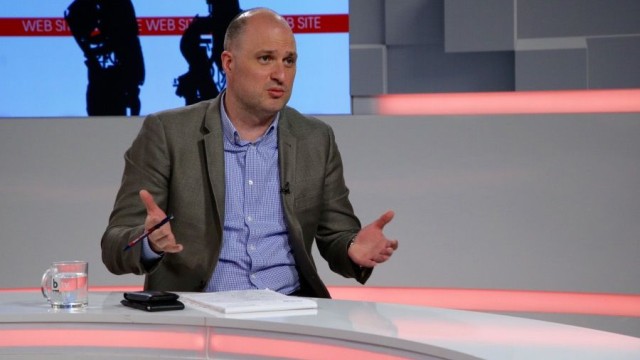 Снимка: Стефан Гамизов с право на отговор: Румен Петков лъже, ще се видим в съда