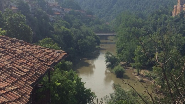 Снимка: Намериха тялото на едното от издирваните деца във водите на Янтра 