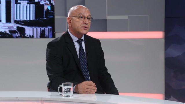 Снимка: Депутатите решават за оставката на Емил Христов