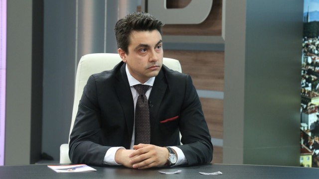Снимка: Момчил Неков: Мария Габриел няма стратегия по нейния ресор
