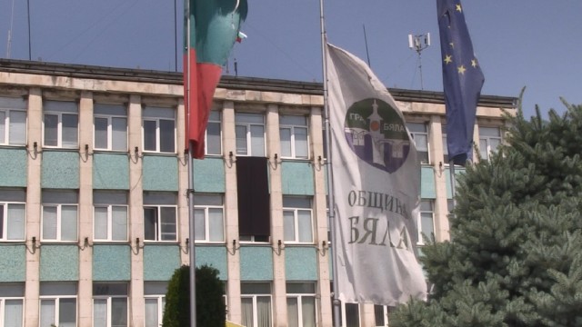 Снимка: С ден на траур и издигане на параклис почитат загиналите пилоти 