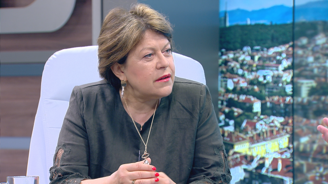Снимка: Татяна Дончева: Държавата се движи като крива ракета, на която Космоса й пречи