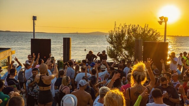 Снимка: SOLAR Island се завръща на остров Света Анастасия с Hernan Cattaneo и Hot Since 82