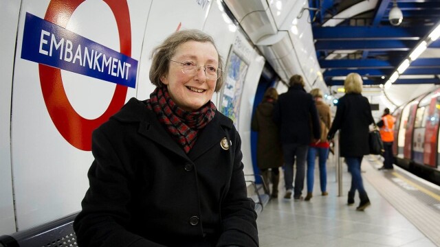 Снимка: Mind the gap: Историята на Маргарет, която слуша гласа на покойния си мъж в Лондонското метро