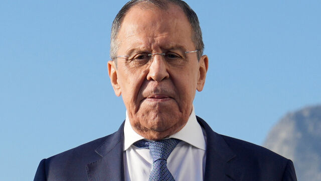 Лавров порица ударите на САЩ и Израел срещу Иран в разговор с иранския си колега