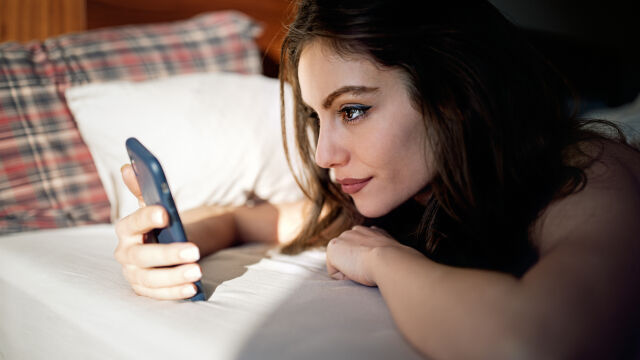 Снимка: Русия остана без секс: Tinder напусна страната