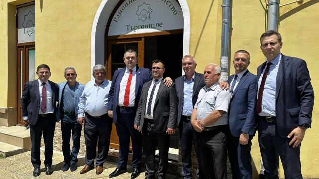 Снимка: Председателят на ДПС Делян Пеевски посети Търговище