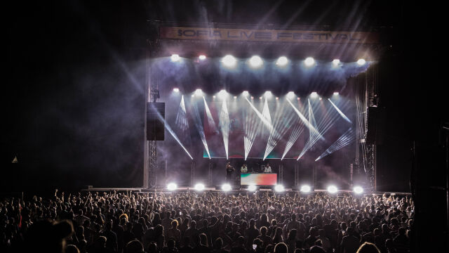 Снимка: С взривяващ сет легендите ATMOSPHERE закриха четвъртото издание на Sofia Live Festival (СНИМКИ)