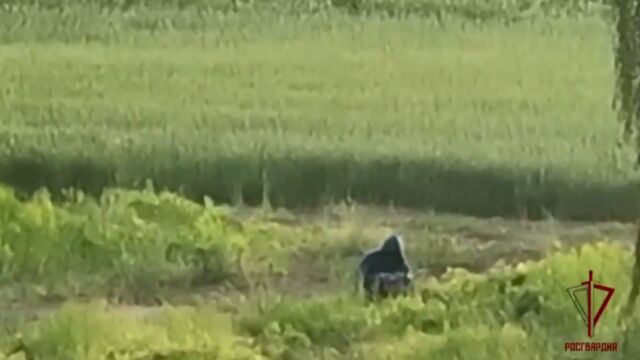 Руската национална гвардия уби мъж при опит да атакува военен обект с дронове, натъпкани с гранати (ВИДЕО)
