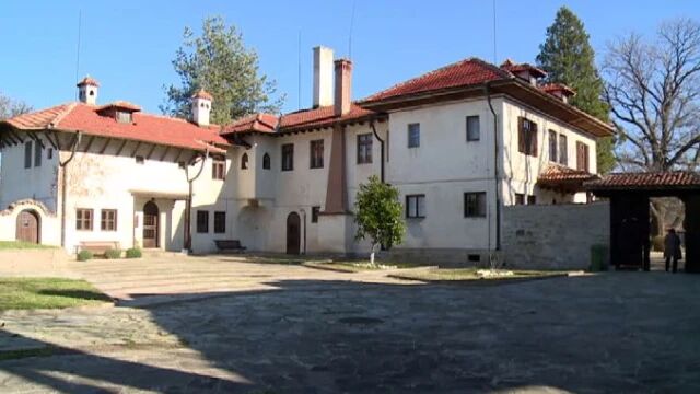 Снимка: Симеон Сакскобургготски продава царската вила в Баня