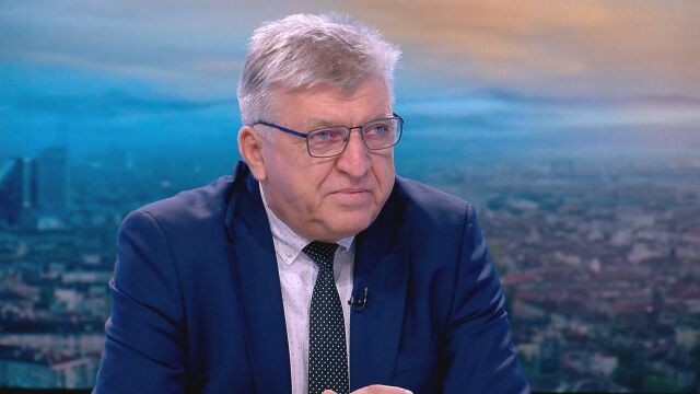 Манол Генов: Удобно се спестява какъв е символичният размер на продуктовите такси в момента