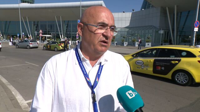 Снимка: Мръсни автобуси и неучтив персонал: Кога наземните оператори на летищата ще отстранят нарушенията?