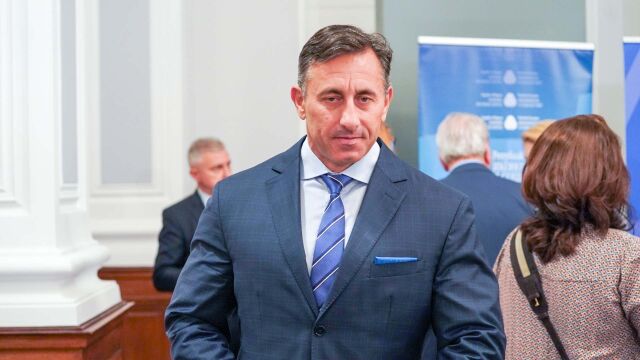 Депутатите ограничиха правомощията на особения управител на „Лукойл“ Румен Спецов