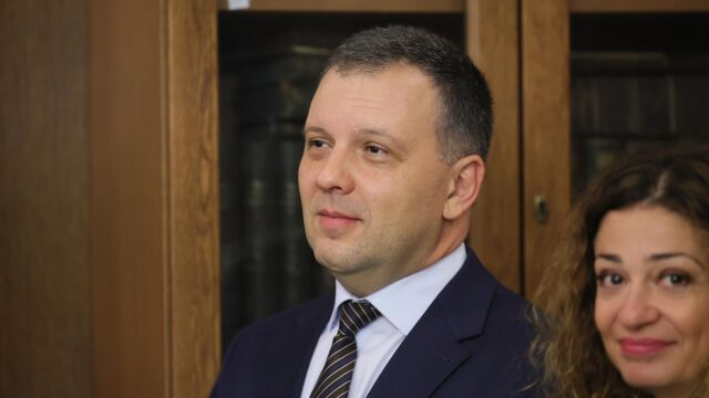 Снимка: Правосъдният министър: Няма да се месим в избора на ВСС, ще защитим магистратите от натиск
