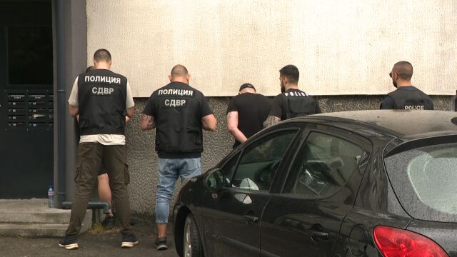 Задържаха трима, непосредствено след кражба с взлом в апартамент в столичния кв. 