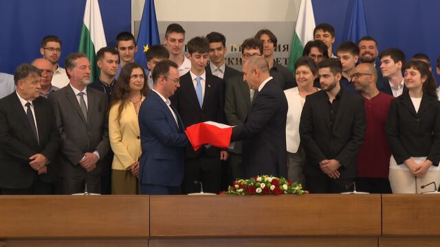 Десетки млади умове ще представят България на международните състезания по природни науки