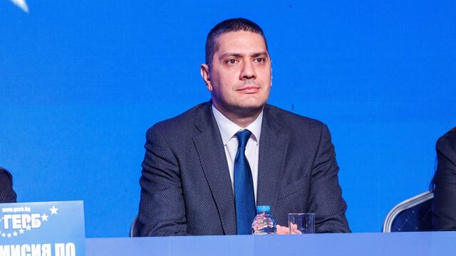 Снимка: Христо Гаджев положи клетва като народен представител
