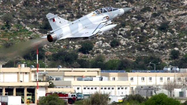 Снимка: Нови натовски удари над пристанището в Триполи