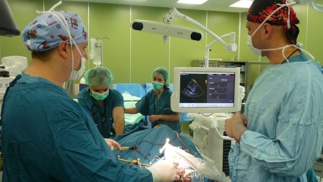 Снимка: От днес влизаме в болница с лична карта... или копие