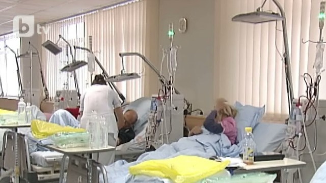 Снимка: Лекар преби пациентка във Враца