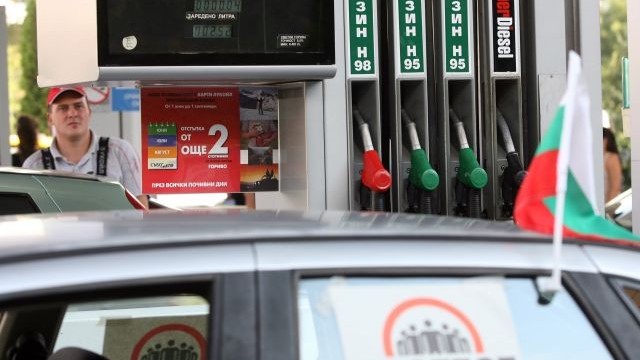 Снимка: Утре решават има ли картел на горивата