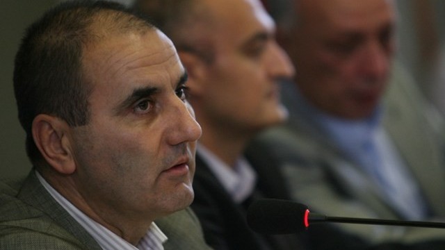 Снимка: Цветанов трябвало да вземе оставката на Трайков на хартия