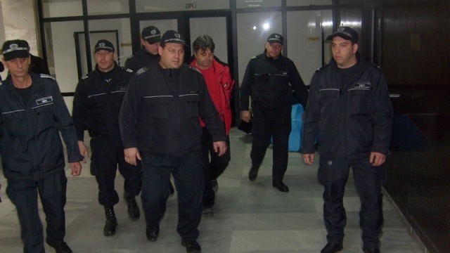 Снимка: Срещу 5000 лв. гаранция пускат на свобода полицая, убил крадец на кабели