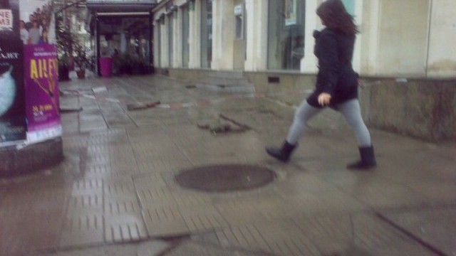 Снимка: Падаща мазилка остава незабелязана