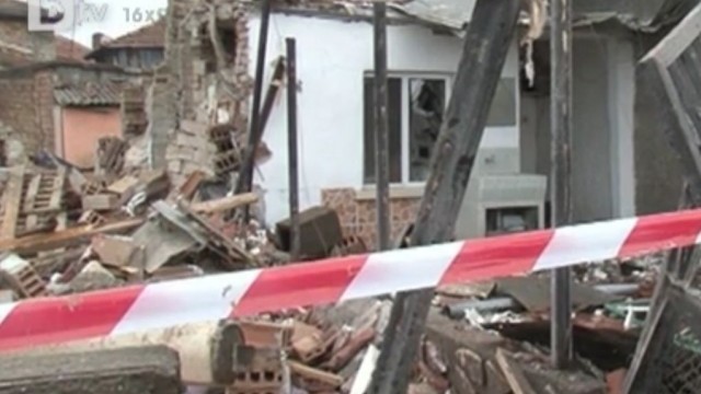 Снимка: Авария в газопреносната система причинила взрива в Севлиево