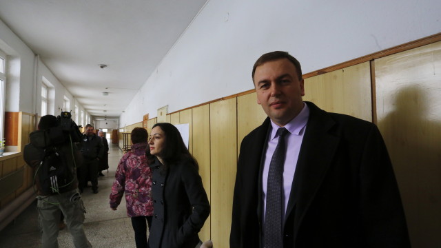 Снимка: Неби Бозов от ДПС спечели изборите в Сърница