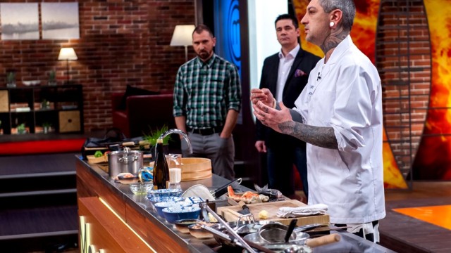 Шеф Петър Михалчев прави минималистичен майсторски клас в MasterChef по bTV