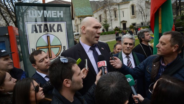 Снимка: Световен шампион по бокс в центъра на София (ВИДЕО)