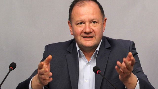 Снимка: Михаил Миков: Петър Москов да си събира чуковете и да се изнася