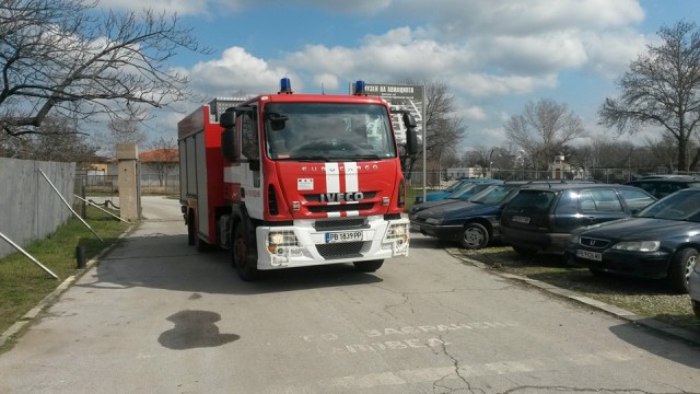 Снимка: Пет самолета са унищожени при пожара в авиомузея в Крумово