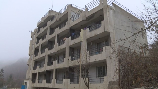Снимка: Сигнали за смъртни случаи и побой над жена в дома за хора с умствена изостаналост в Качулка  