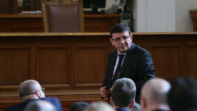 Снимка: Рушен Риза: Почти всички структури на ДПС искат Ахмед Доган за лидер